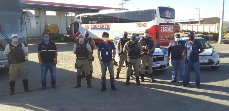 ANTT apreende quatro veículos clandestinos de transporte coletivo em Guanambi