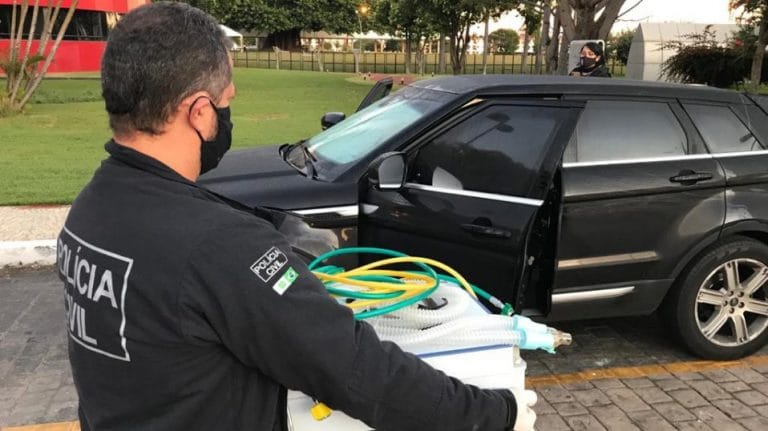 Polícia baiana prende três em operação contra fraude em venda de respiradores