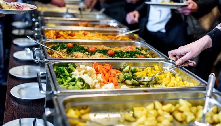Prefeitura de Guanambi libera estabelecimentos de alimentação e retira restrição ao consumo de bebidas alcoólicas
