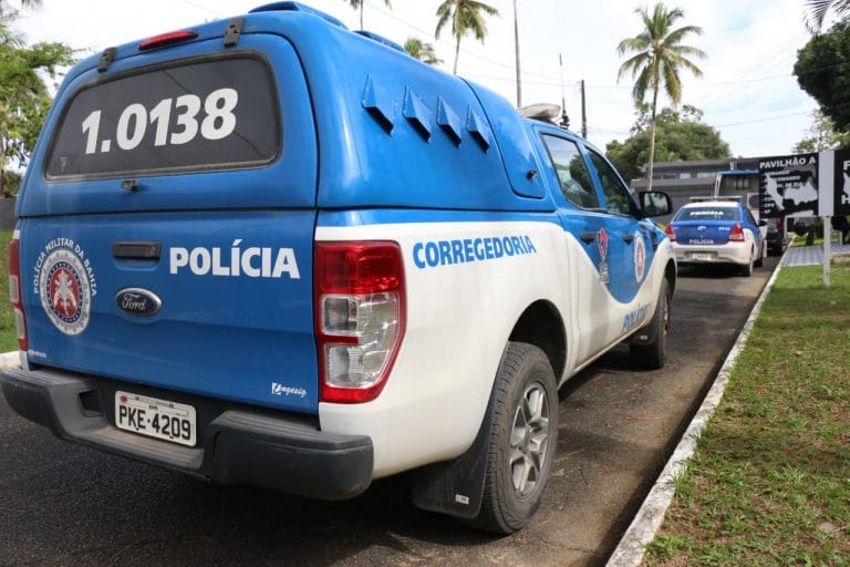 Policiais suspeitos de sequestro e roubos foram presos, grupo atuou na região de Guanambi