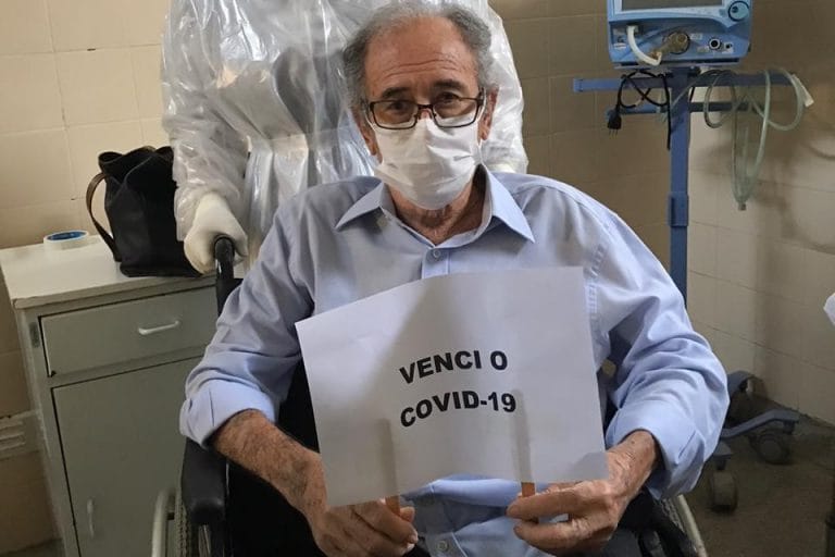 Caculeense de 84 anos recebe alta após ser curado do coronavírus