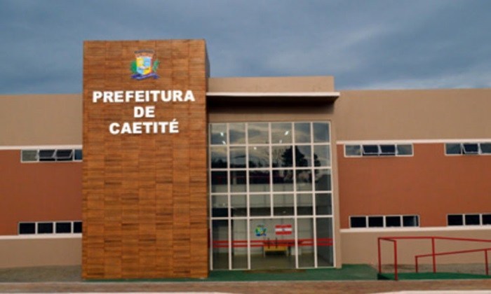 Prefeito de Caetité exonera todos os cargos comissionados de sua administração
