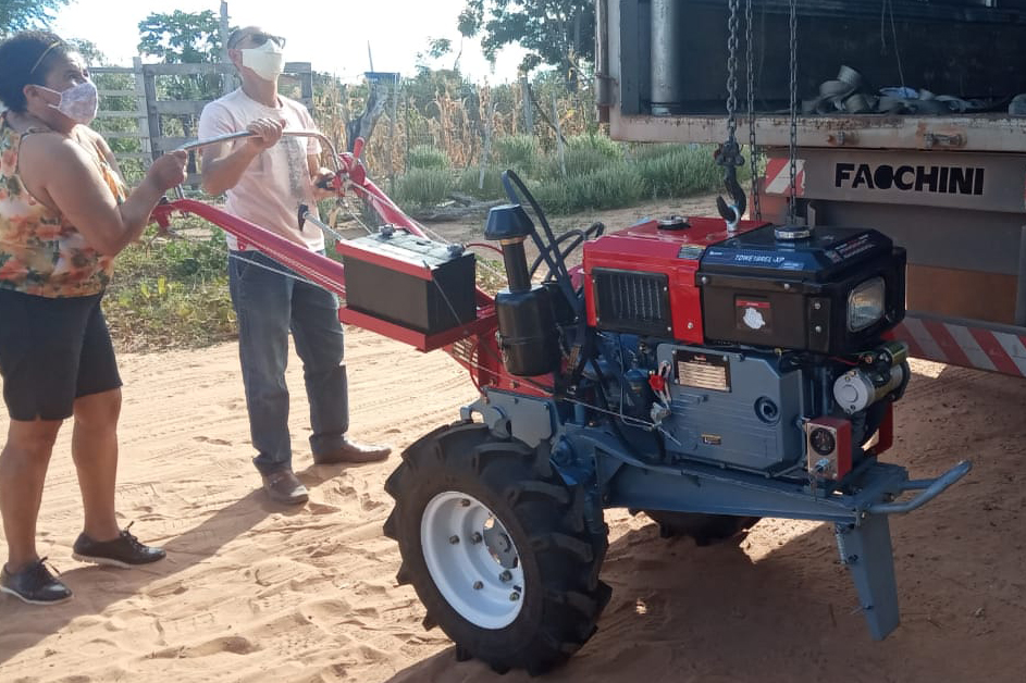 Comunidade rural de Sebastião Laranjeiras recebe equipamentos para fortalecer bovinocultura de leite
