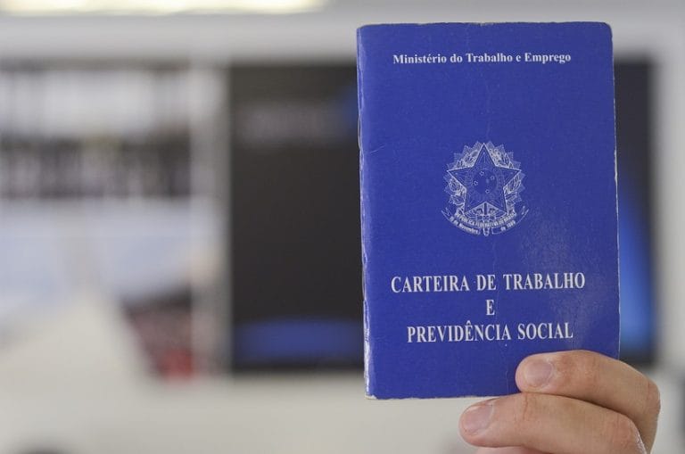 Confira vagas de emprego e estágio remunerado em Guanambi