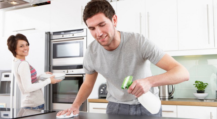 Campanha propõe divisão justa do trabalho doméstico entre homens e mulheres