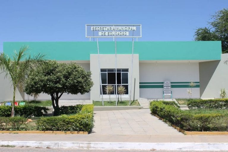 Secretaria solicita atualizações de dados cadastrais de alunos em Guanambi