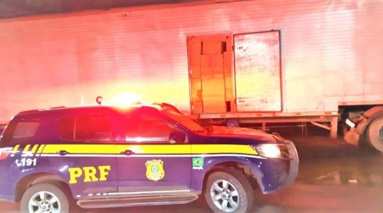 Homem é preso com mais de 12 mil pares de tênis falsificados em Vitória da Conquista