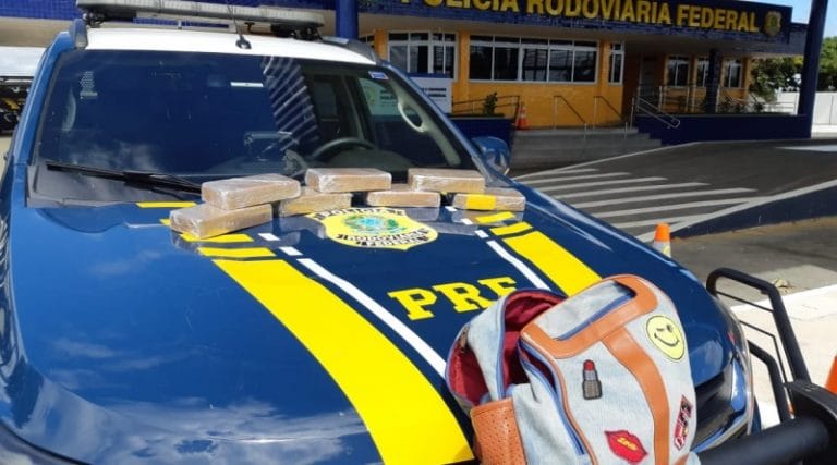 Mulher é presa em Vitória da Conquista transportando sete quilos de crack em ônibus