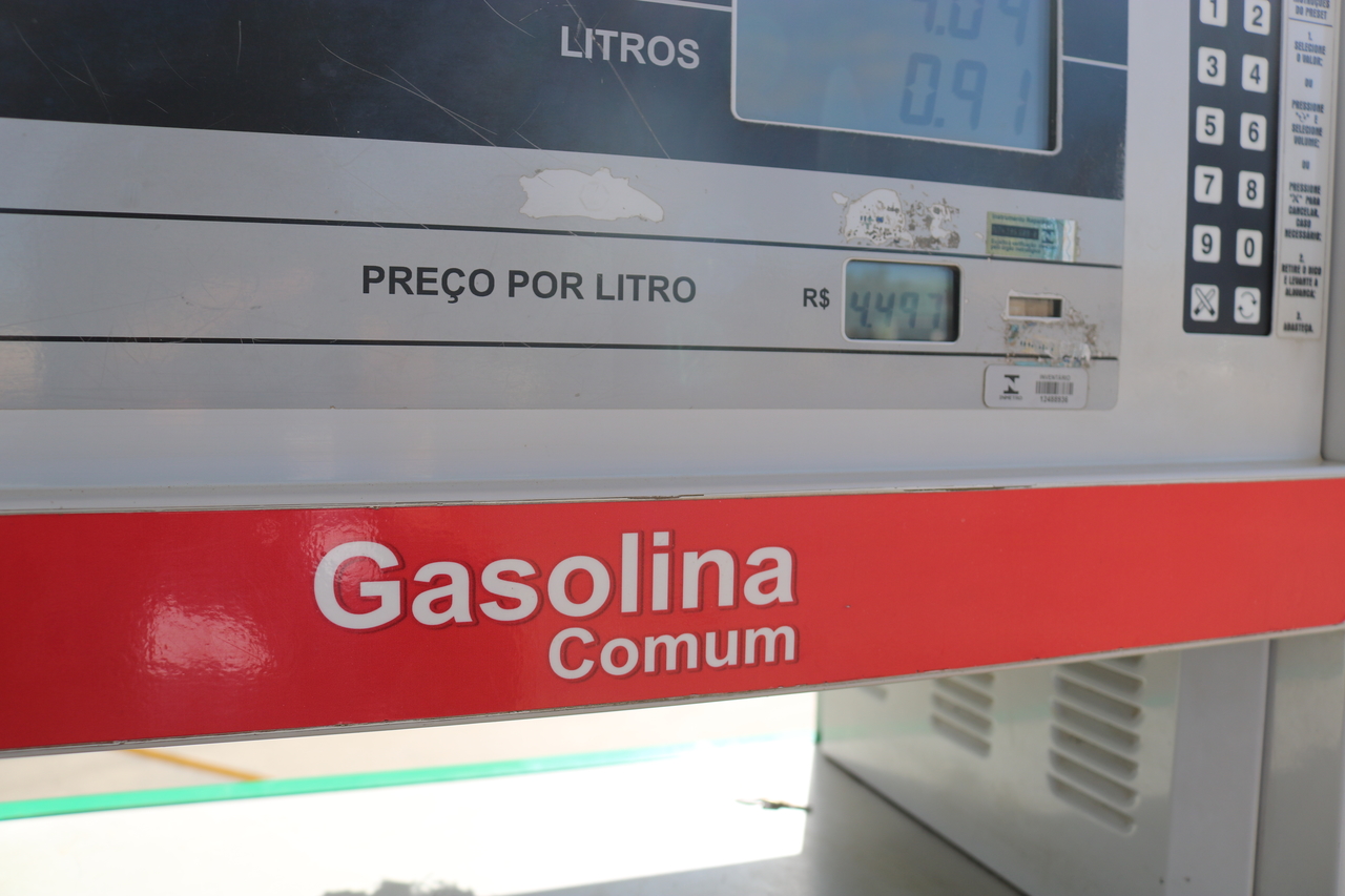 Gasolina sobe 7,6% nesta terça-feira