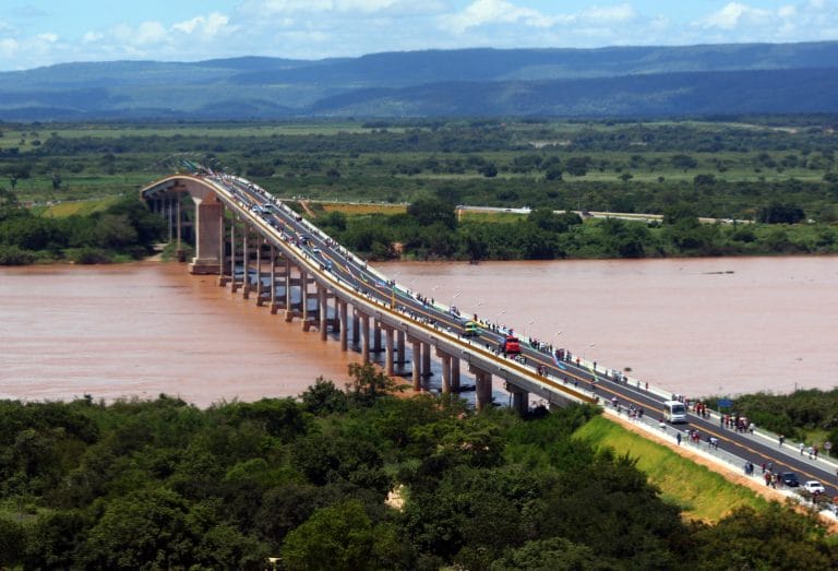 Ponte_entre_os_municípios_de_Carinhanha_e_Malhada_(2010)