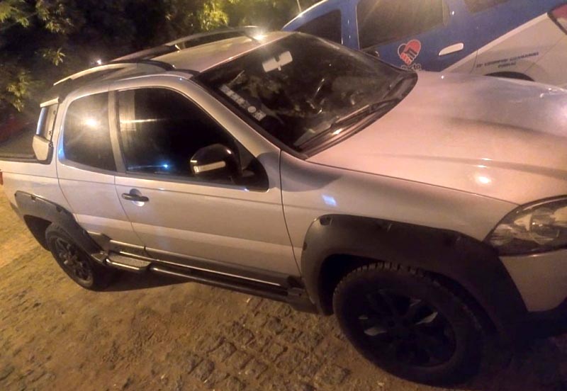PM apreende veículo clonado com restrição de roubo em Guanambi
