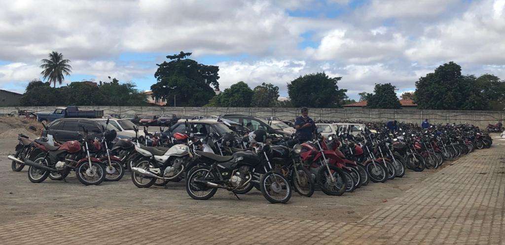 Superintendência Municipal de Trânsito de Guanambi notifica proprietários para regularizar documentos de veículos que podem ir a leilão