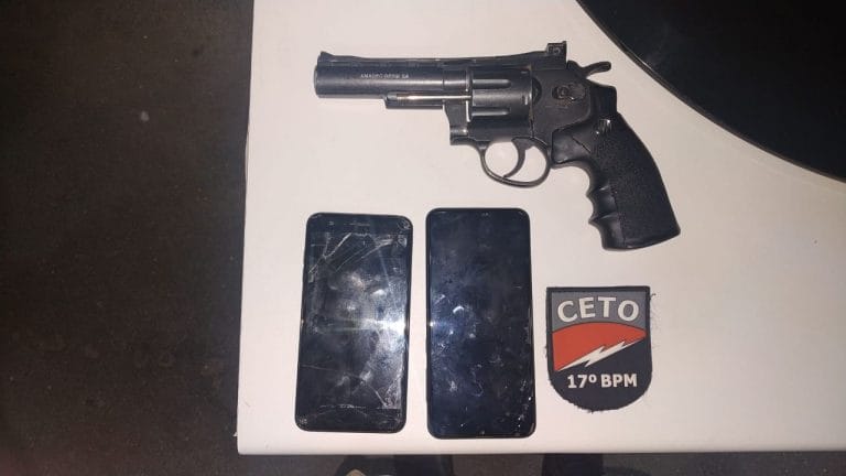 Polícia recupera motocicleta e celulares minutos após serem roubados em Guanambi