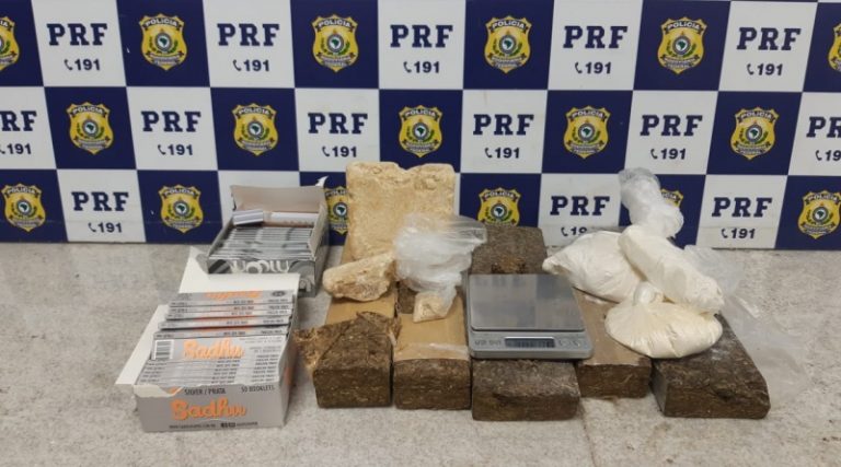 Passageiros de ônibus são flagrados com cocaína, maconha e crack em Vitória da Conquista