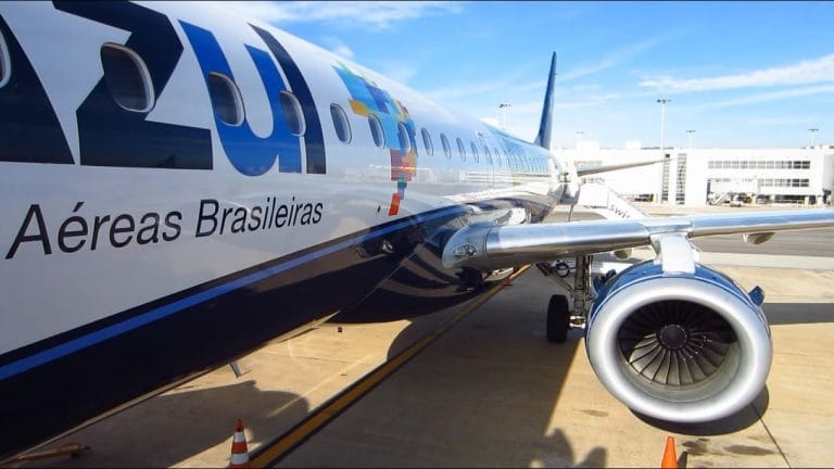 Avião Azul Embraer 195