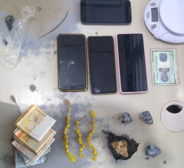 Jovem suspeito de tráfico de drogas é preso em Guanambi