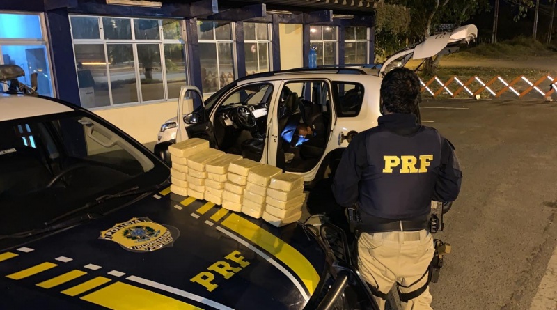 Casal é preso transportando 40 quilos de pasta base de cocaína na Bahia