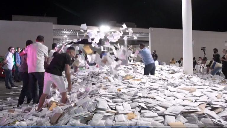 Consumidores de Guanambi, Pindaí, Palmas de Monte Alto e Tanque Novo ganham carros e motos de promoção