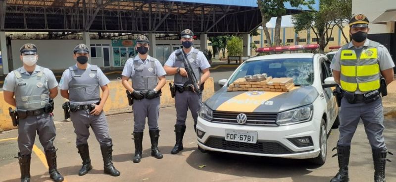 Polícia paulista prende duas jovens tentando transportar maconha de São Paulo para Guanambi