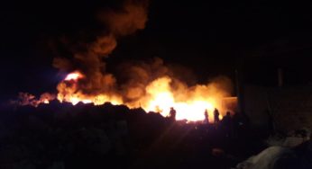 Incêndio destrói galpão de material reciclável em Vitória da Conquista