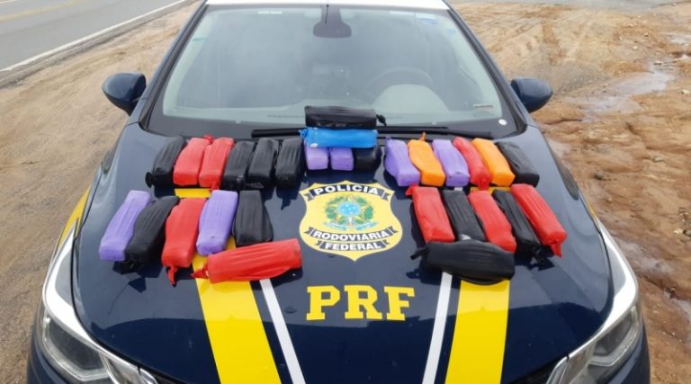PRF apreende 15 kg de cocaína na BR-030 em Guanambi