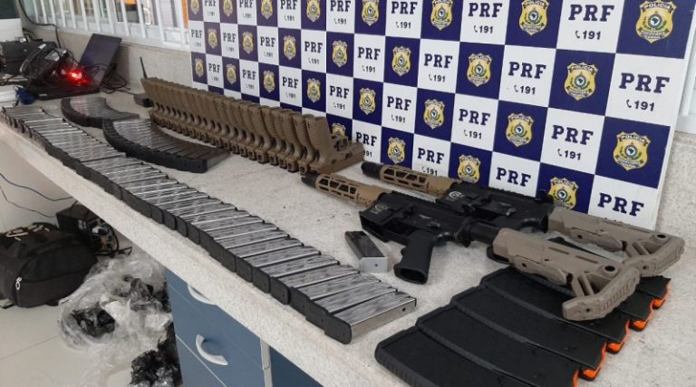 PRF apreende arsenal na BR-116 em Vitória da Conquista