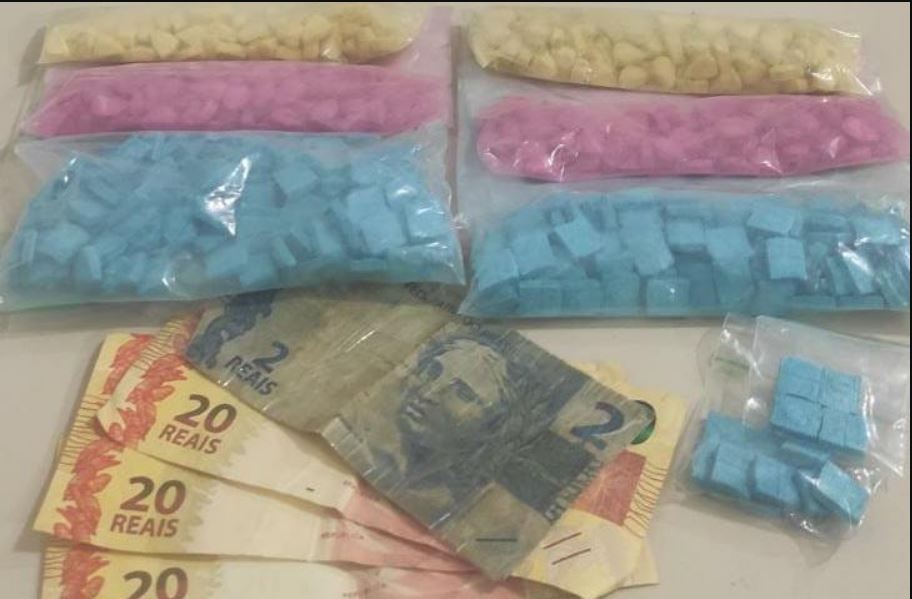 Polícia apreende 603 comprimidos de ecstasy em Vitória da Conquista