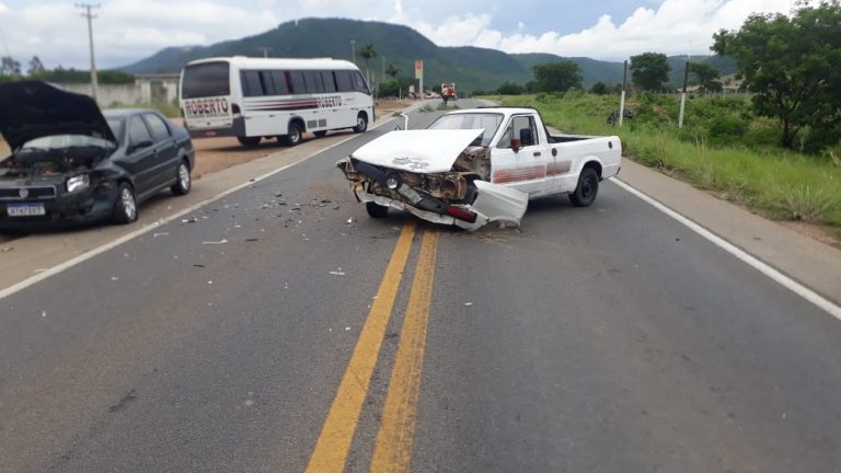 Acidente deixa uma pessoa ferida, na BR-030, em Guanambi