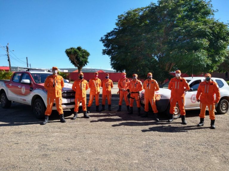 Bombeiros fazem buscas por homem desaparecido em Pindaí