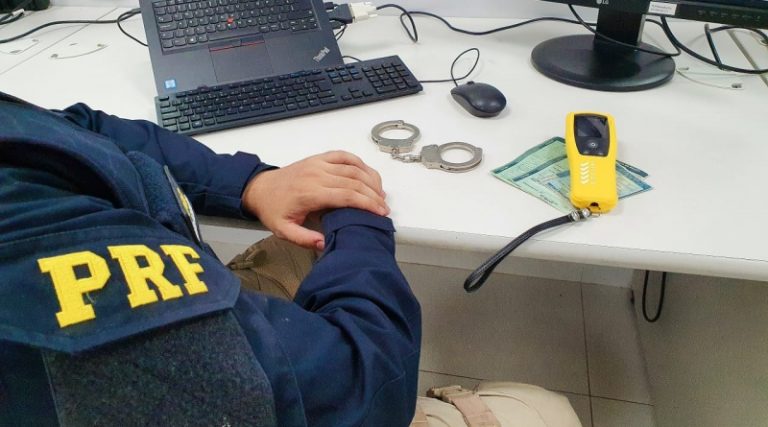 Condutor embriagado foi preso após se envolver em acidente em Vitória da Conquista