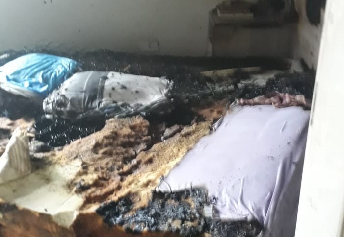Carregador de celular explodiu e provocou incêndio em Guanambi