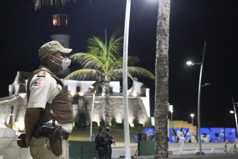 Polícia Militar Toque de recolher