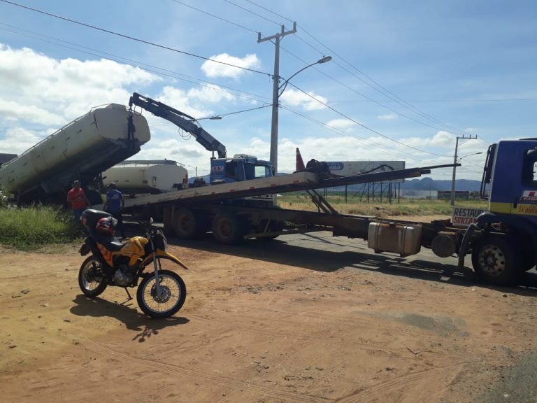 Prefeitura de Guanambi inicia retirada de veículos abandonados em vias públicas