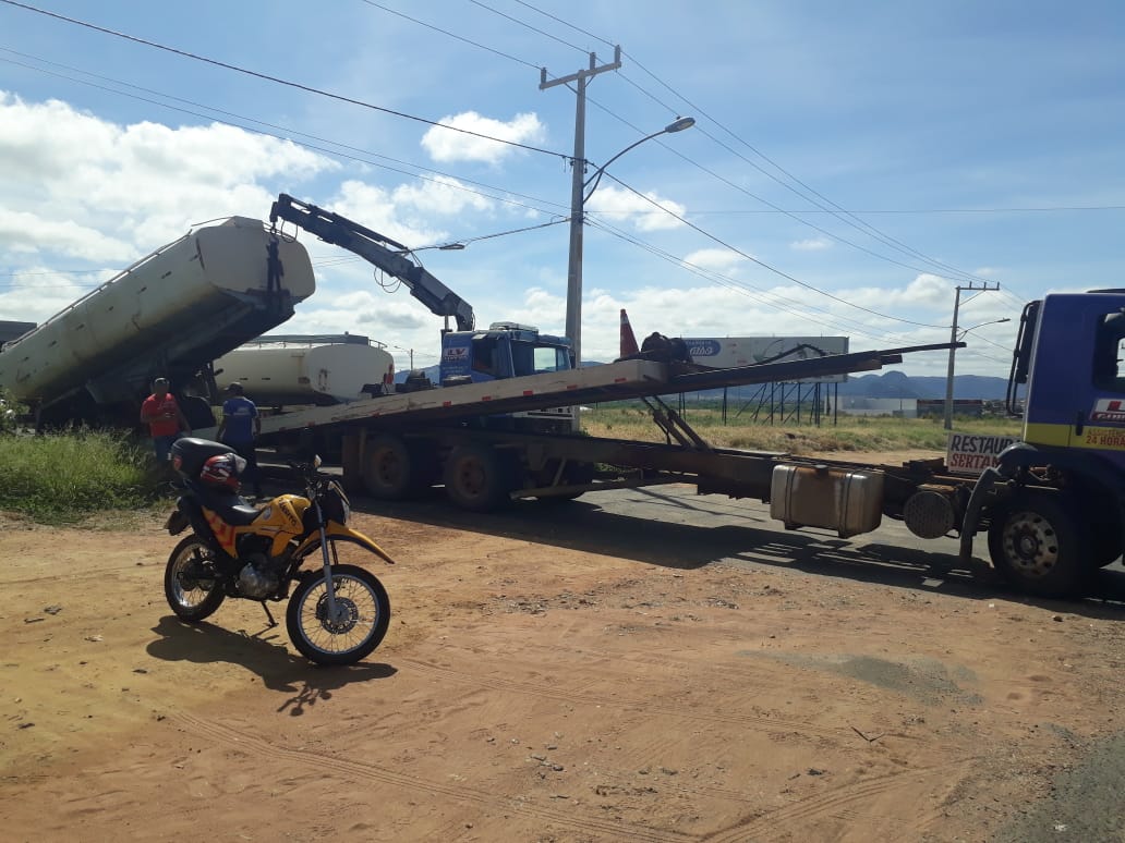 Prefeitura de Guanambi inicia retirada de veículos abandonados em vias públicas