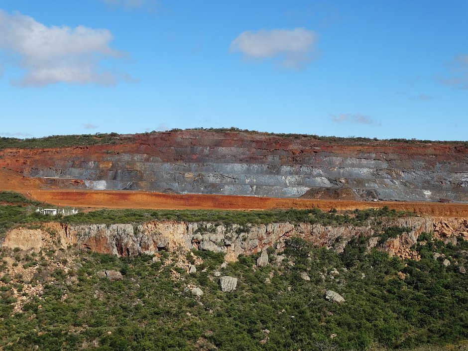 Bamin prevê investimento de R$ 4 bi para ampliar capacidade de mina em Caetité