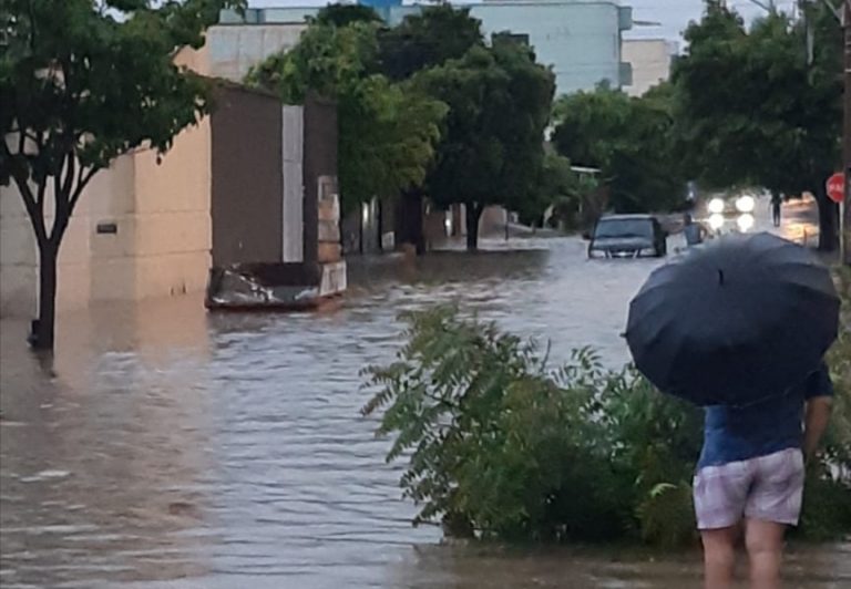 Chuva alagamentos em guanambi
