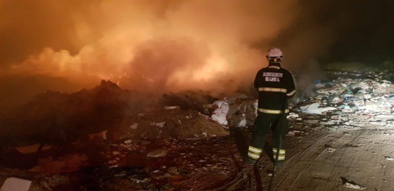 Incêndio lixão