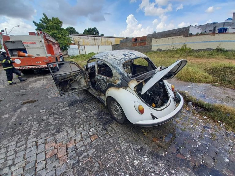 fusca incêndio Guanambi