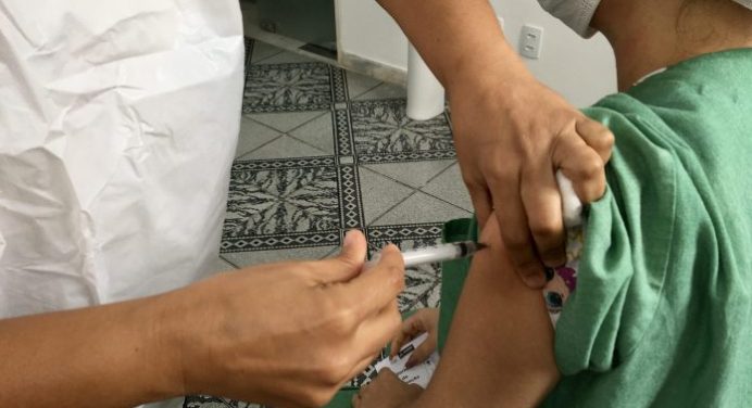Guanambi vacinará idosos de 69 e 70 anos com a 2ª dose da vacina de Oxford nesta terça-feira