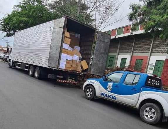 Caminhão com R$ 800 mil em produtos falsificados foi apreendido em Feira de Santana