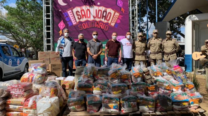 Drive thru solidário arrecada 10 toneladas de alimentos em Conquista