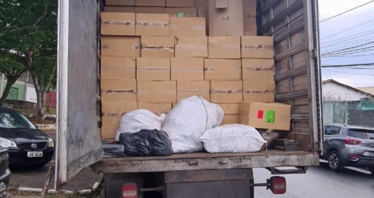 Mais uma carga de bolsas e calçados falsificados foi apreendida em Feira de Santa