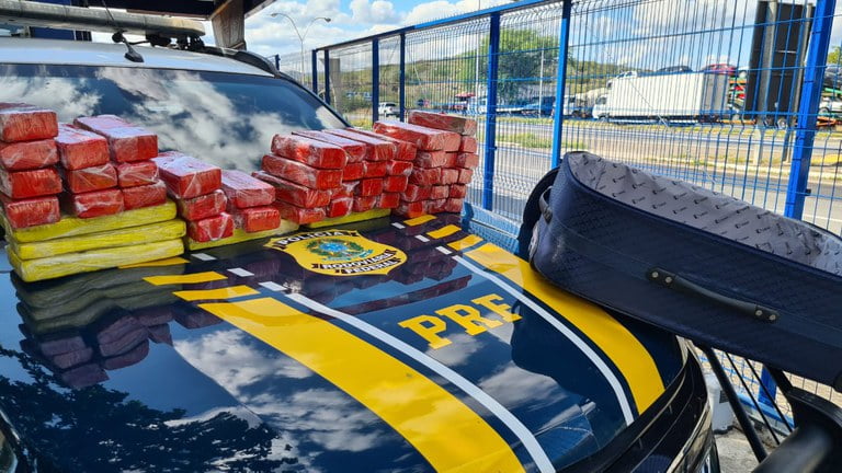 Passageira de ônibus foi presa com 35 quilos de maconha em Jequié
