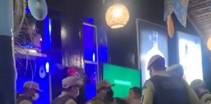 Policial é preso em bar que descumpria decreto em Jequié