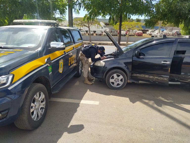 Carro roubado em Ipiaú foi recuperado pela PRF em Barreiras