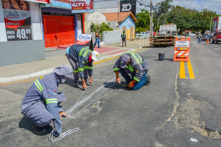 Nova sinalização foi implantada na Avenida Ascendino Melo em Vitória da Conquista