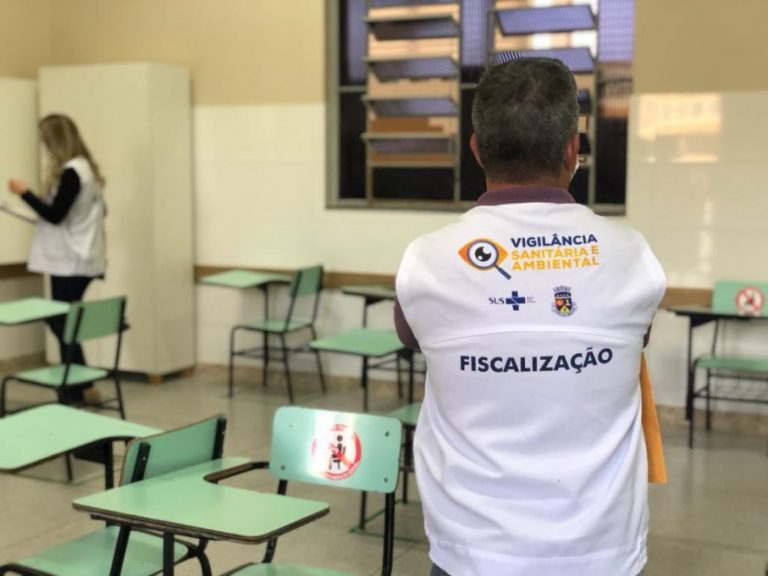 Após casos de Covid-19, dois colégios suspendem aulas presenciais em Vitória da Conquista