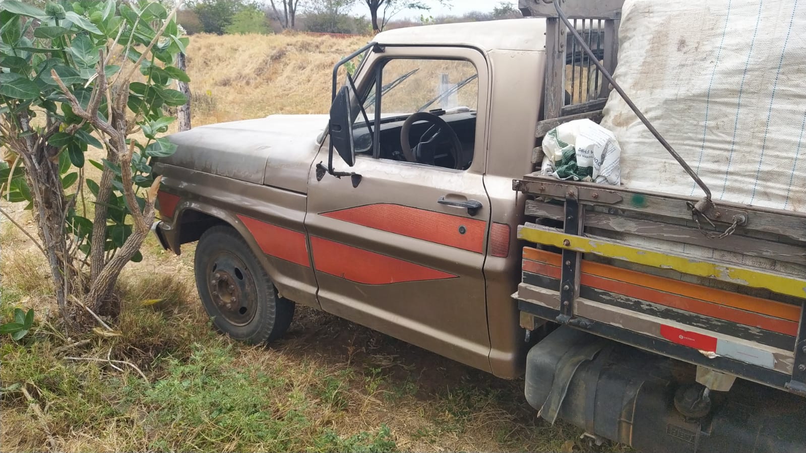 Polícia recupera caminhonete e prende suspeitos do furto em Guanambi