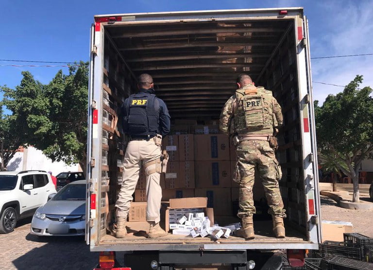 PRF apreendeu 75 mil maços de cigarros contrabandeados em Carinhanha