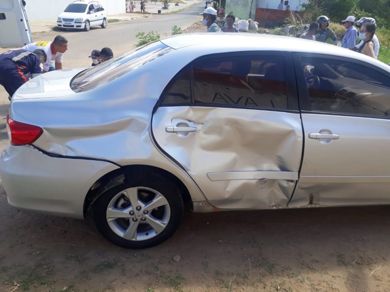 Motociclista ficou ferido após colisão contra carro em Guanambi